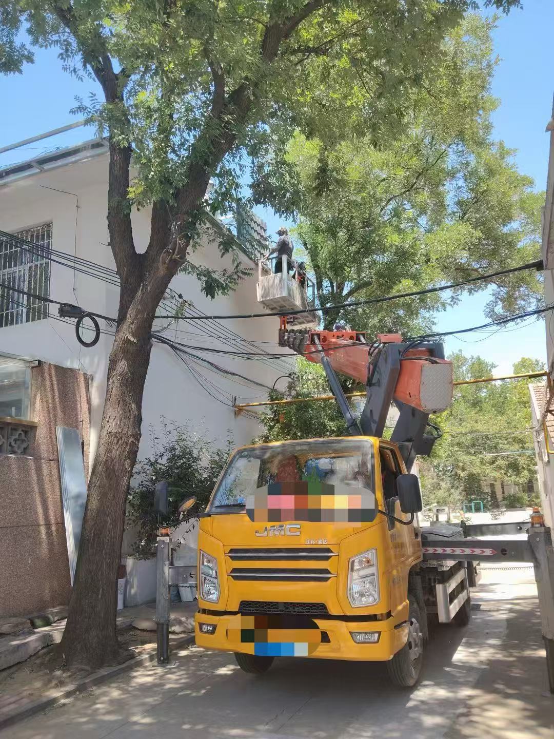 哈密市高空作业车能吊装重物吗？最大承载多少公斤？