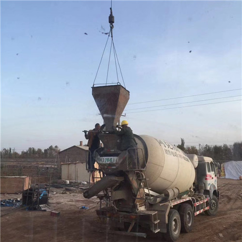 哈密市“精准瞄准”—— 吊车的 “定位导航” 技术